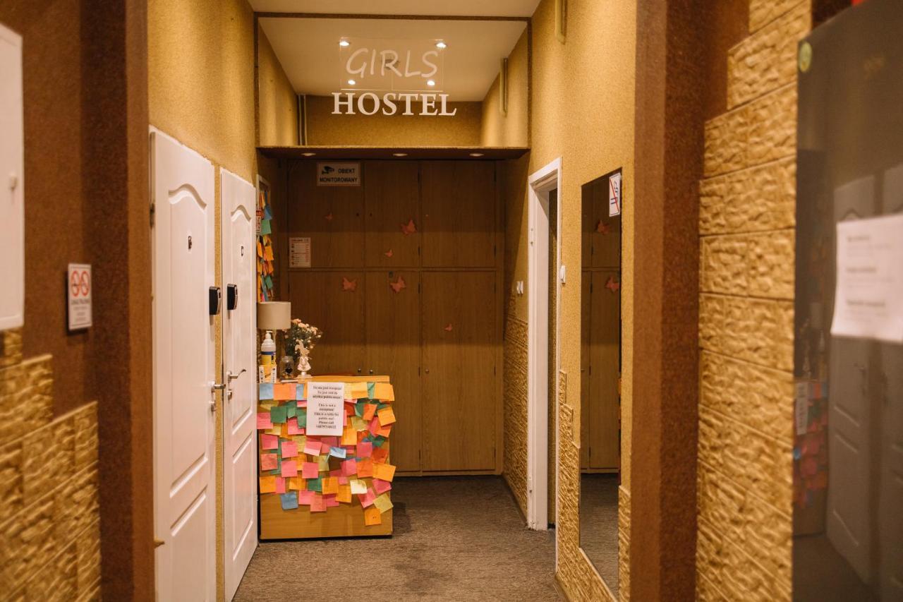 Girls Hostel Краков Экстерьер фото