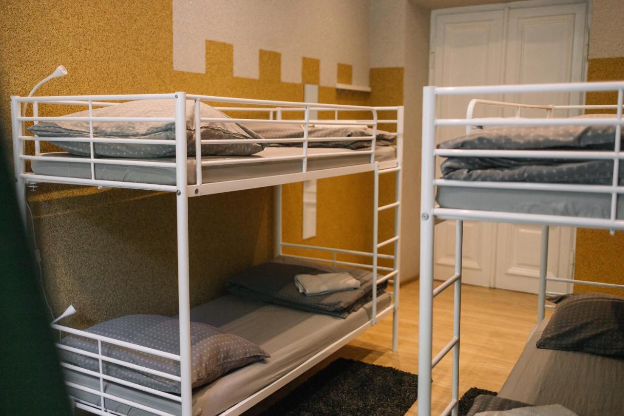 Girls Hostel Краков Экстерьер фото