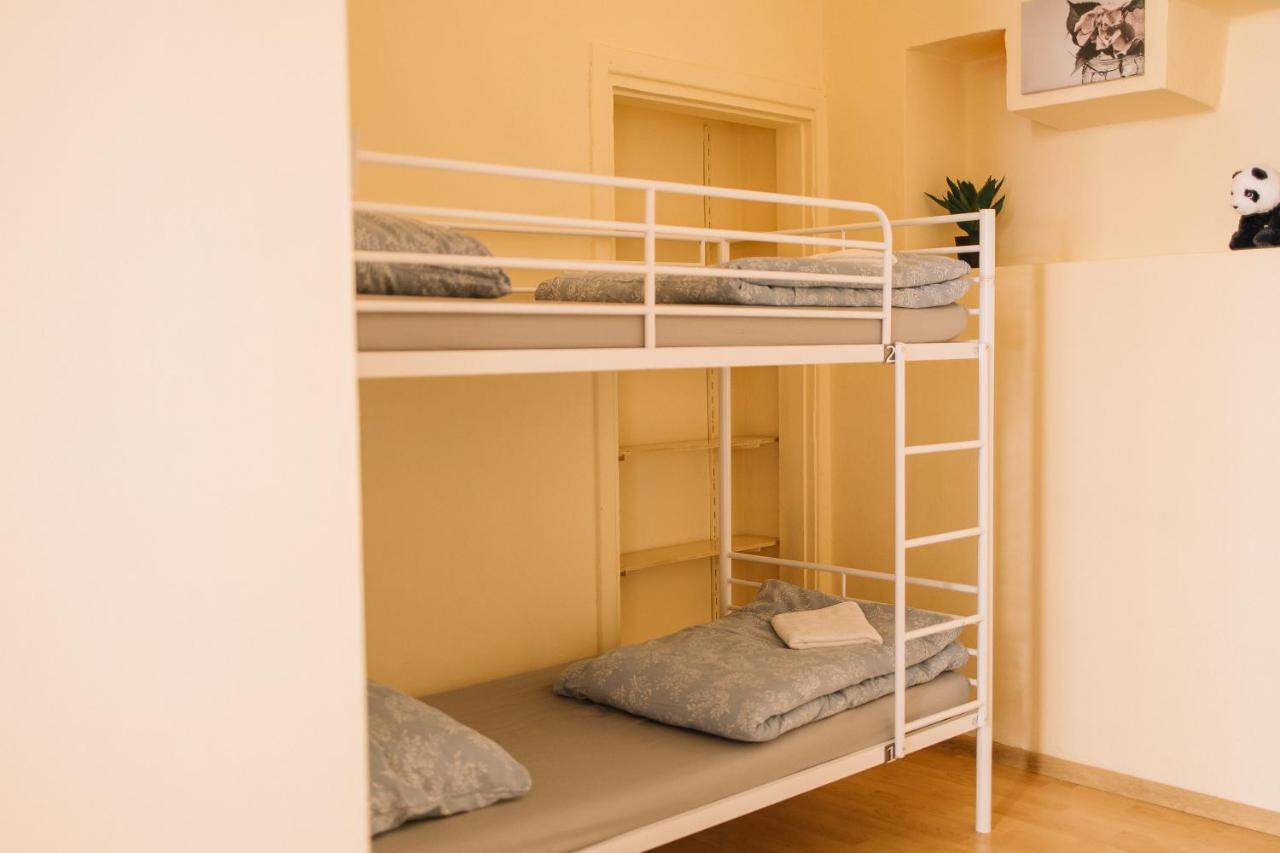 Girls Hostel Краков Экстерьер фото