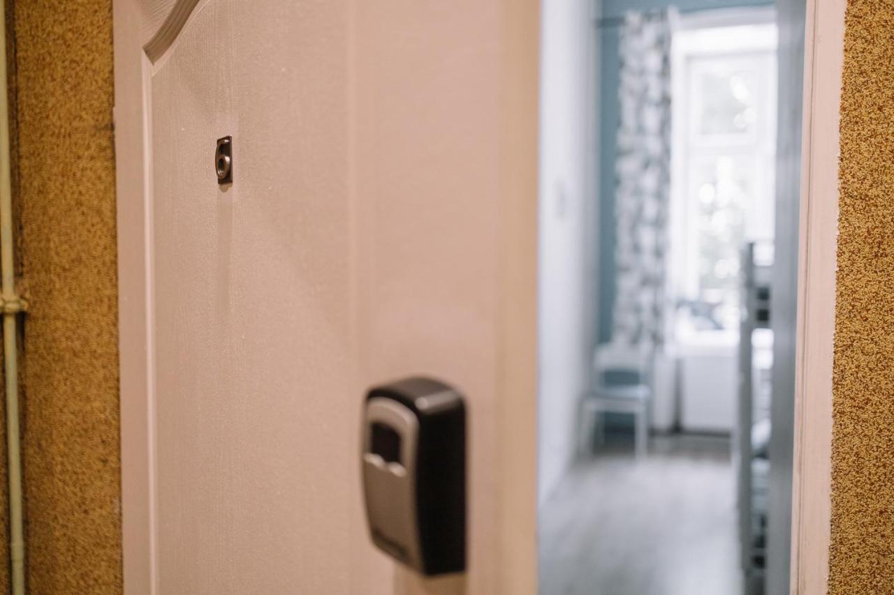 Girls Hostel Краков Экстерьер фото