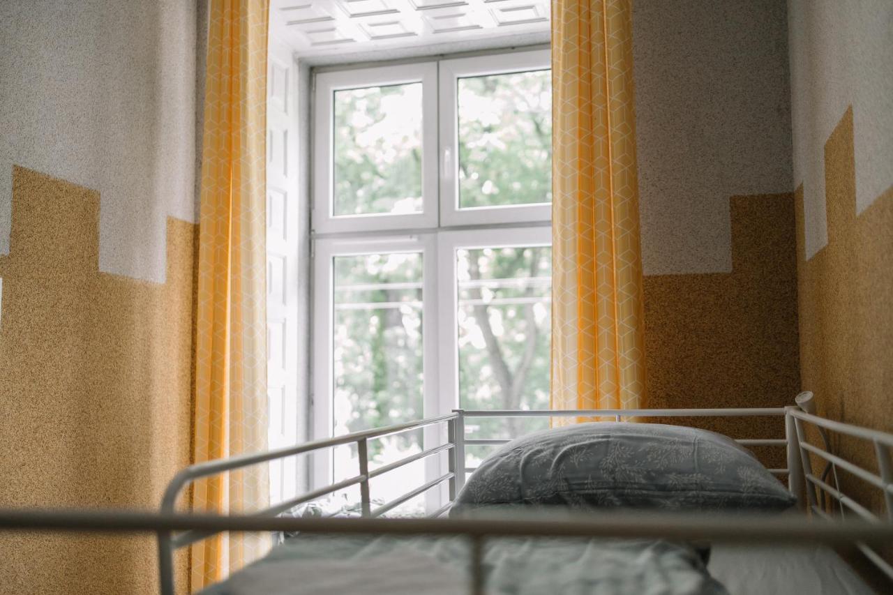 Girls Hostel Краков Экстерьер фото