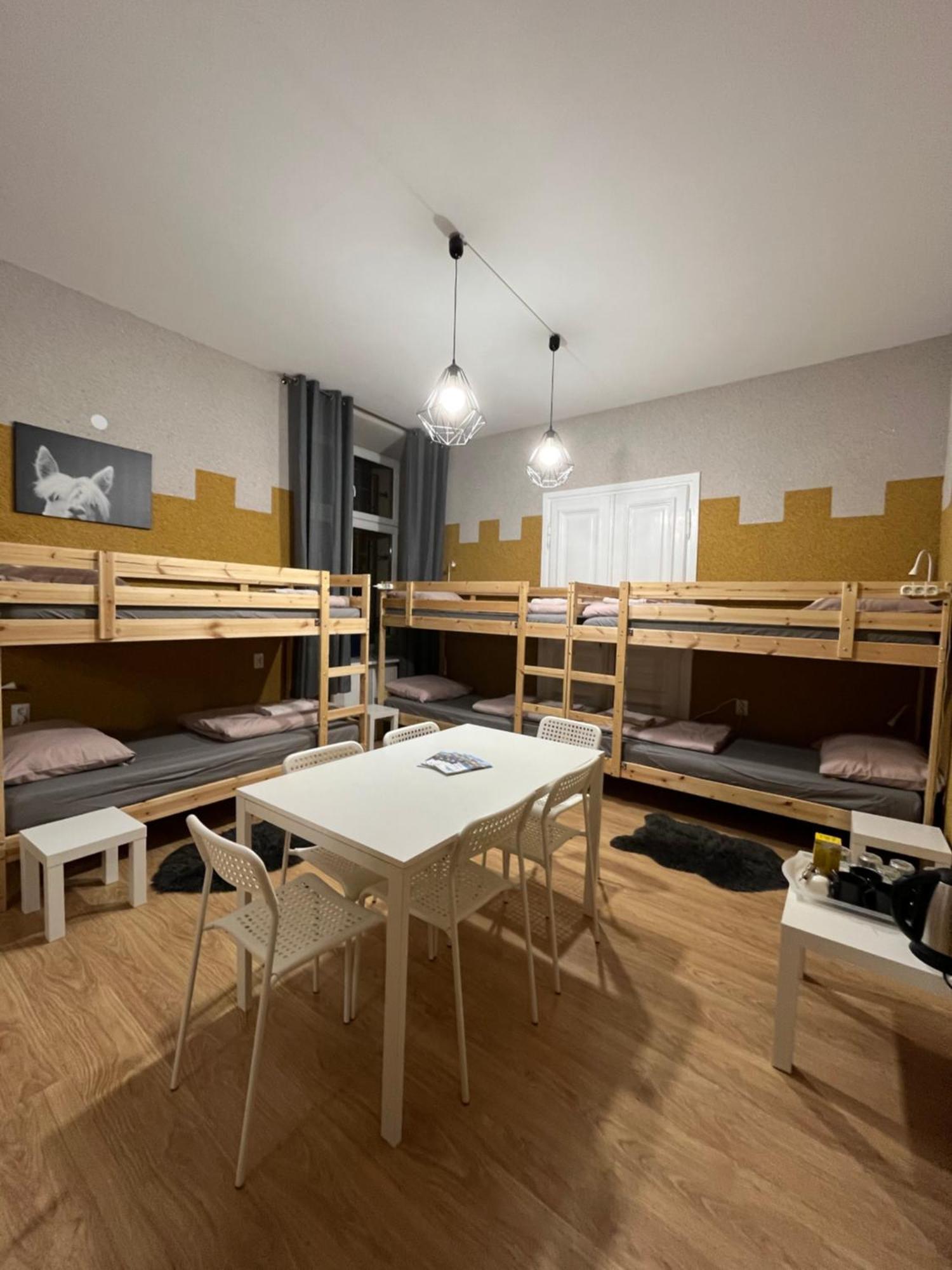 Girls Hostel Краков Экстерьер фото