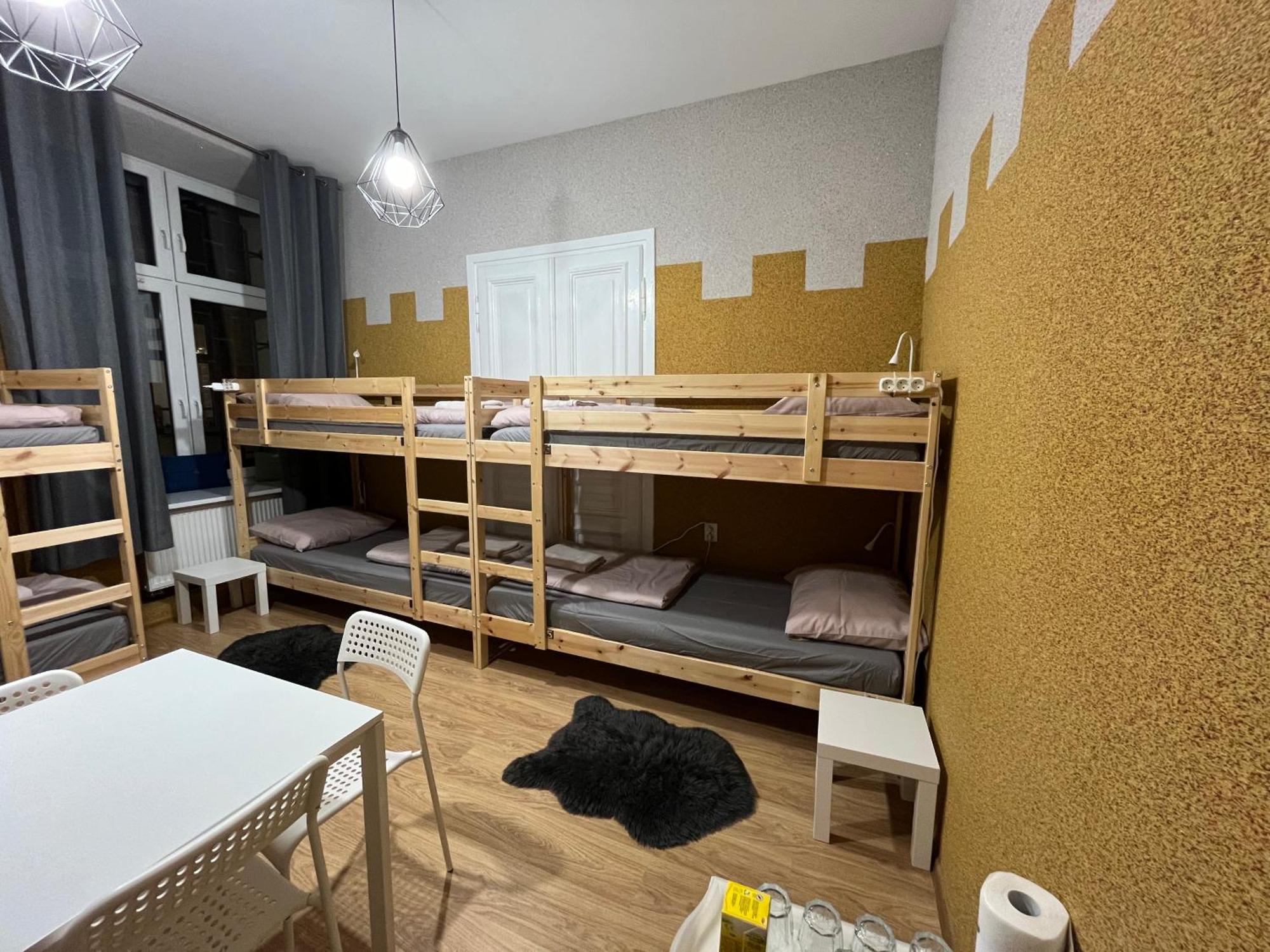 Girls Hostel Краков Экстерьер фото
