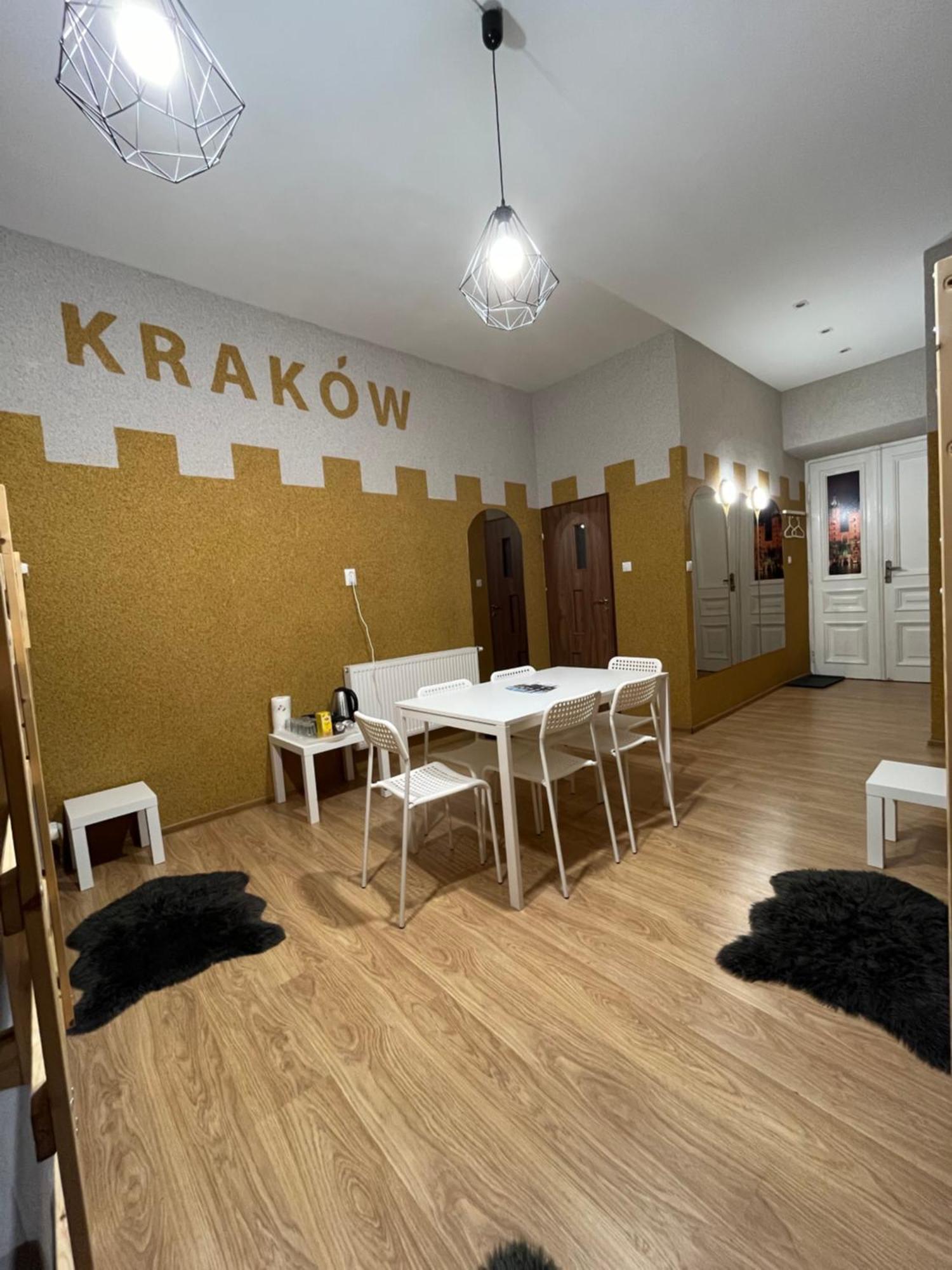 Girls Hostel Краков Экстерьер фото