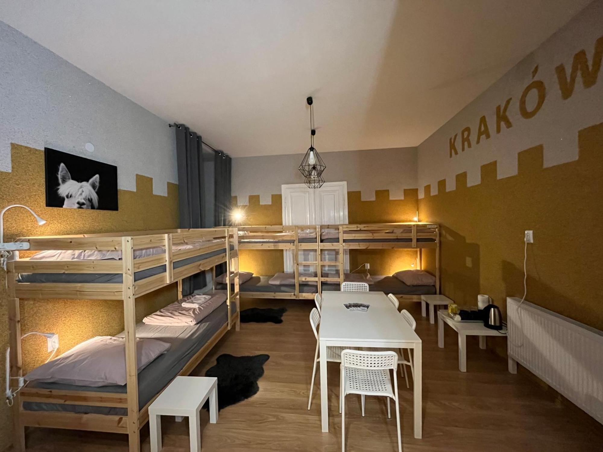Girls Hostel Краков Экстерьер фото