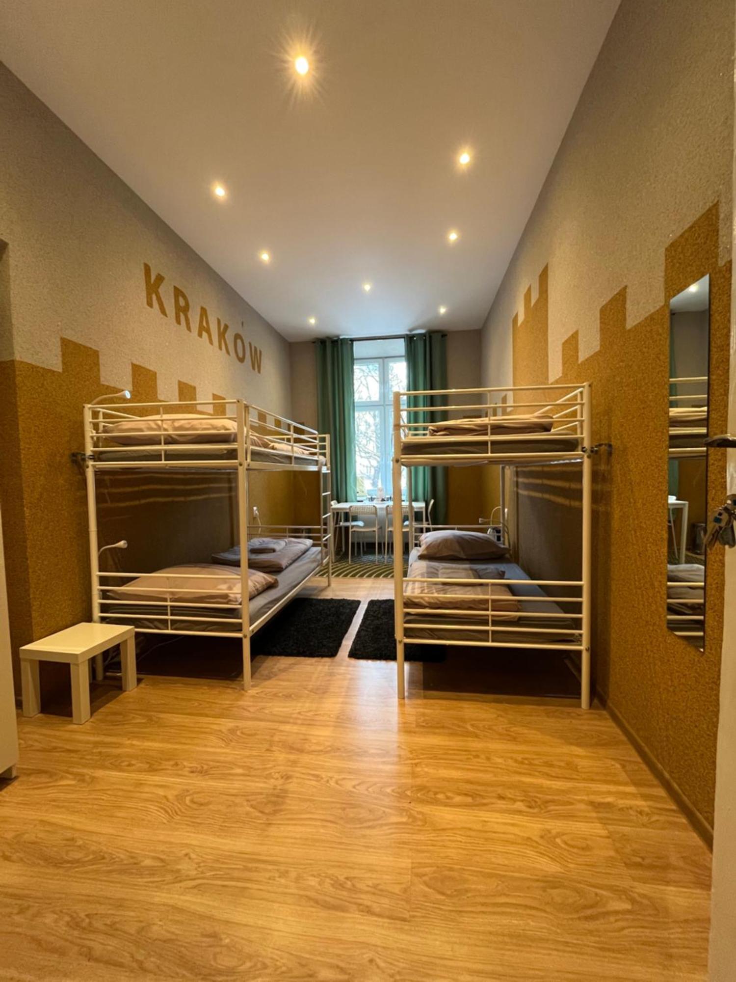 Girls Hostel Краков Экстерьер фото