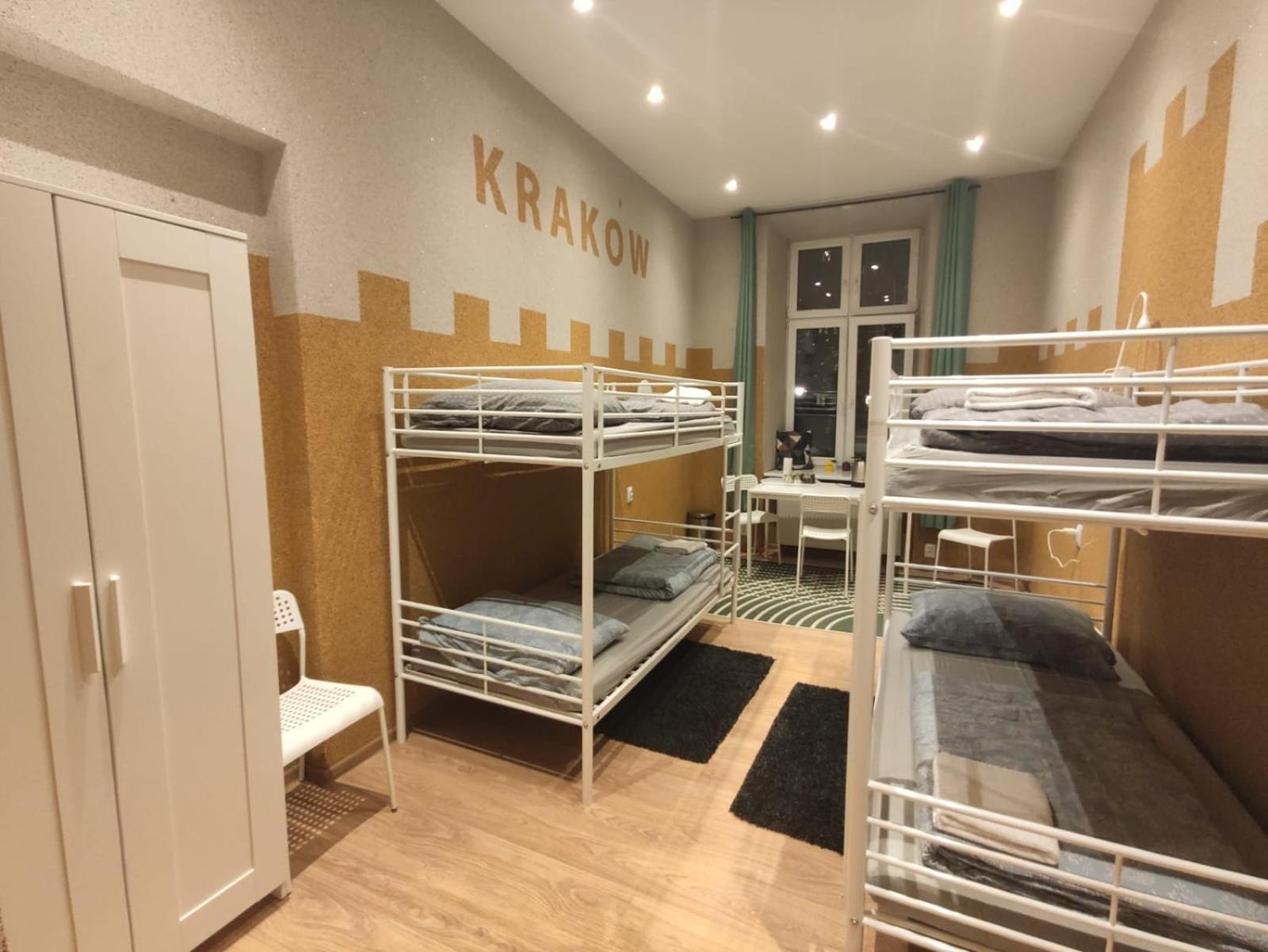 Girls Hostel Краков Экстерьер фото