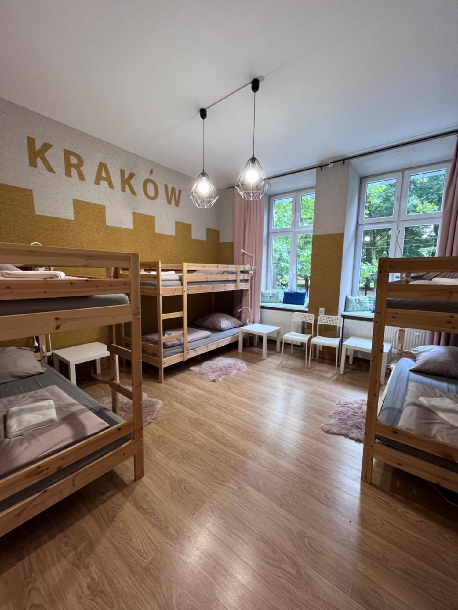 Girls Hostel Краков Экстерьер фото