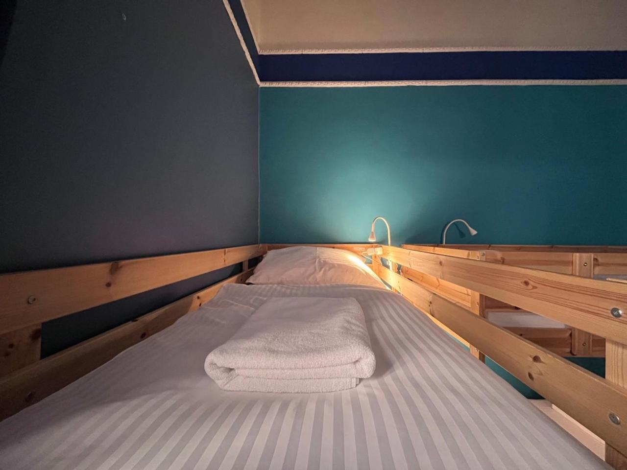 Girls Hostel Краков Экстерьер фото