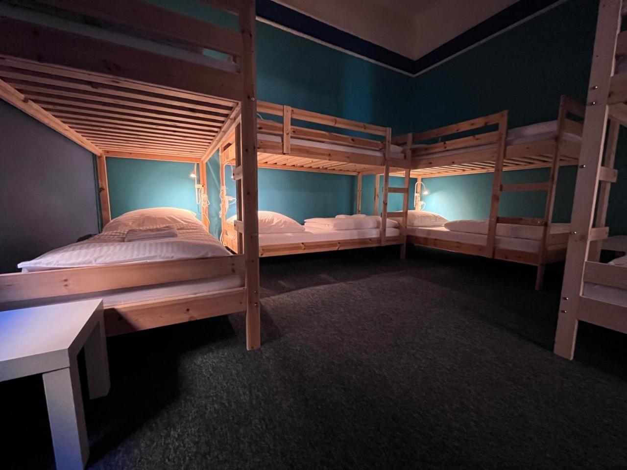 Girls Hostel Краков Экстерьер фото