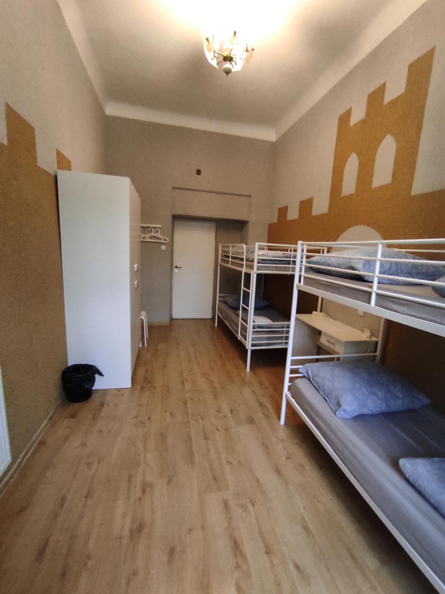 Girls Hostel Краков Экстерьер фото